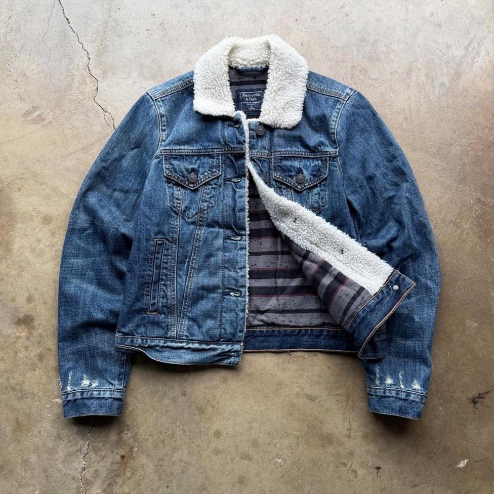 Y2K Abercrombie & Fitch Sherpa Lined Denim Jacket size S